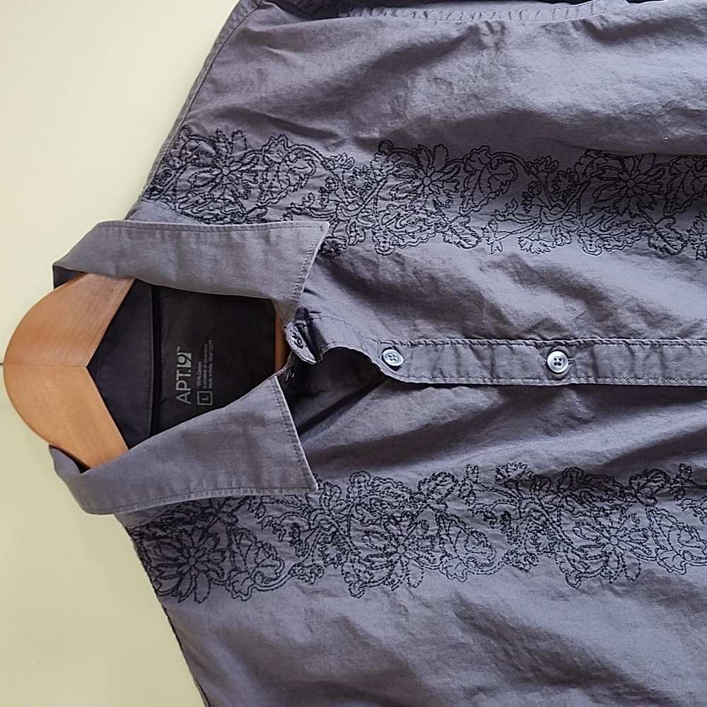 Apt. 9 Men's Gray Embroidered Floral/Vine Motif Button Down Long Sleeve Shirt
